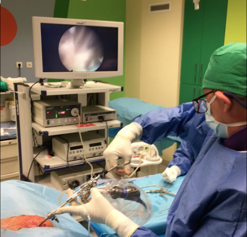Minimalnie inwazyjna endoskopowa operacja przepukliny kręgosłupa na NFZ